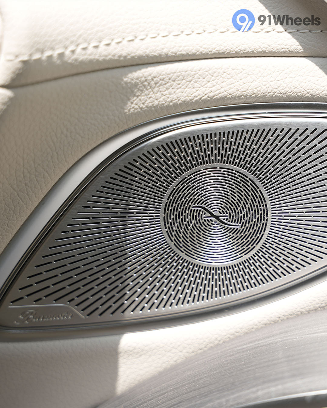 Infotainment & Charging - 3