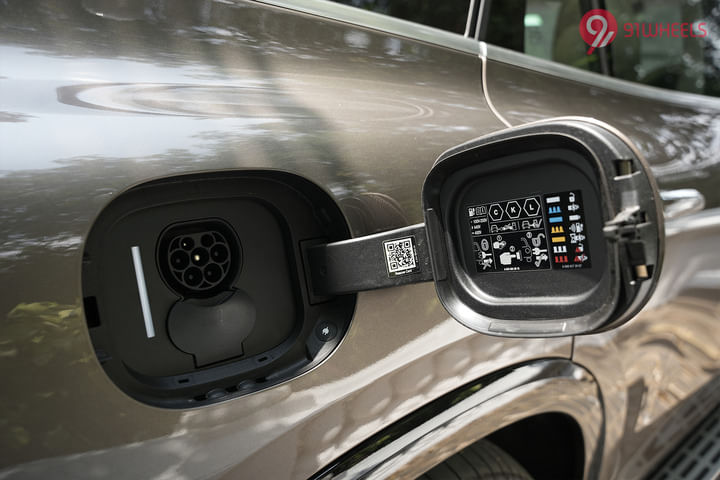 Mercedes-Benz EQS SUV EV Charging Outlet