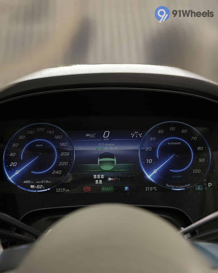 Dashboard & Front Cabin - 5