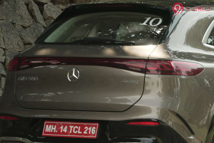 Mercedes-Benz EQS SUV EV Blinker