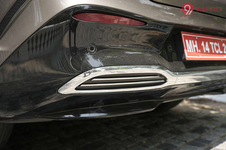 Mercedes-Benz EQS SUV EV Exhaust Pipes