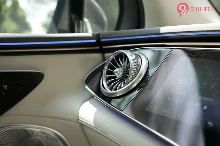 Mercedes-Benz EQS SUV EV Front Passenger Air Vent