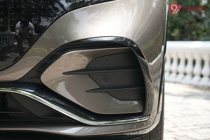 Mercedes-Benz EQS SUV EV Front Fog Lamp