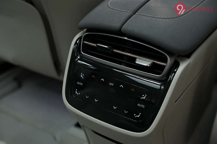 Mercedes-Benz EQS SUV EV Rear Row Air Vent