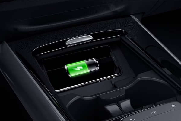 Mercedes-Benz GLA USB Port/Power Socket/Wireless Charging