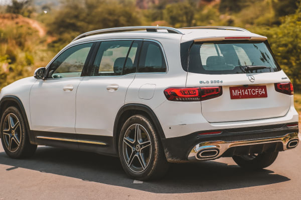 Mercedes-Benz GLB 2022-2025 Left Rear Three Quarter