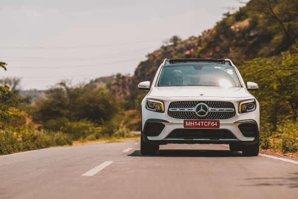 Mercedes-Benz GLB 2022-2025 Front View
