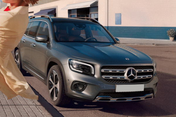 Mercedes-Benz GLB 2022-2025 Right Front Three Quarter
