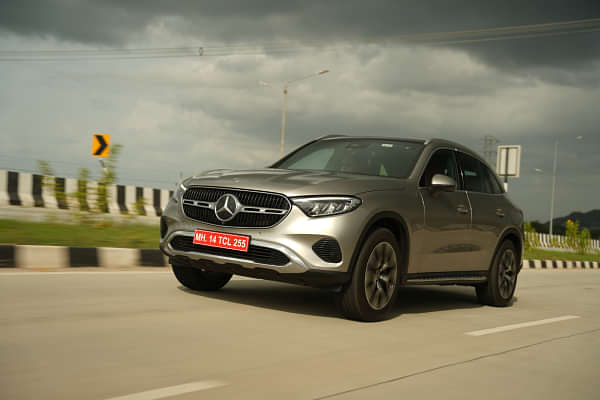 Mercedes-Benz GLC Left Front Three Quarter