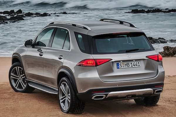 Mercedes-Benz GLE-Class Left Rear Three Quarter