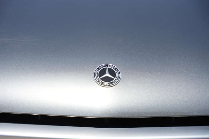 Mercedes-Benz GLS front badge