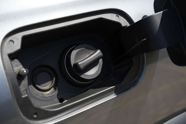 Mercedes-Benz GLS Open Fuel Lid