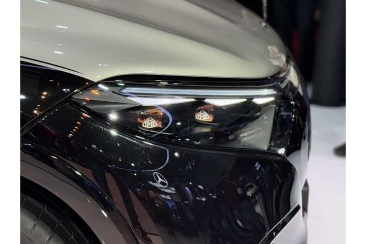 Mercedes-Benz Maybach EQS SUV EV Headlight
