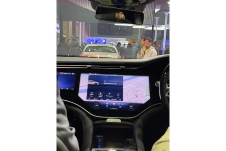 Mercedes-Benz Maybach EQS SUV EV Infotainment System