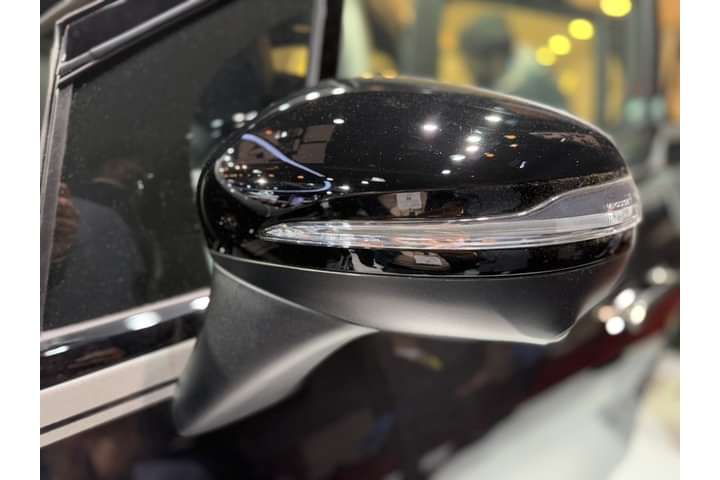 Mercedes-Benz Maybach EQS SUV EV ORVM Blinker
