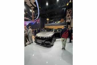 Mercedes-Benz Maybach EQS SUV EV Left Front Three Quarter Mercedes-Benz Maybach EQS SUV EV Left Front Three Quarter