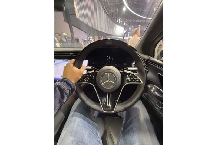 Mercedes-Benz Maybach EQS SUV EV Driver Side Airbag