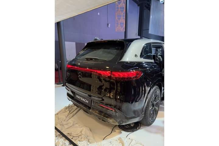 Mercedes-Benz Maybach EQS SUV EV Rear Windshield/Windscreen