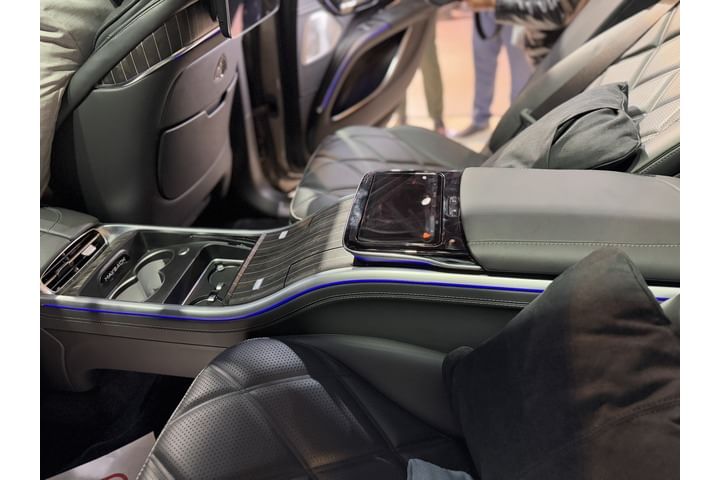 Mercedes-Benz Maybach EQS SUV EV Rear Row Centre Arm Rest