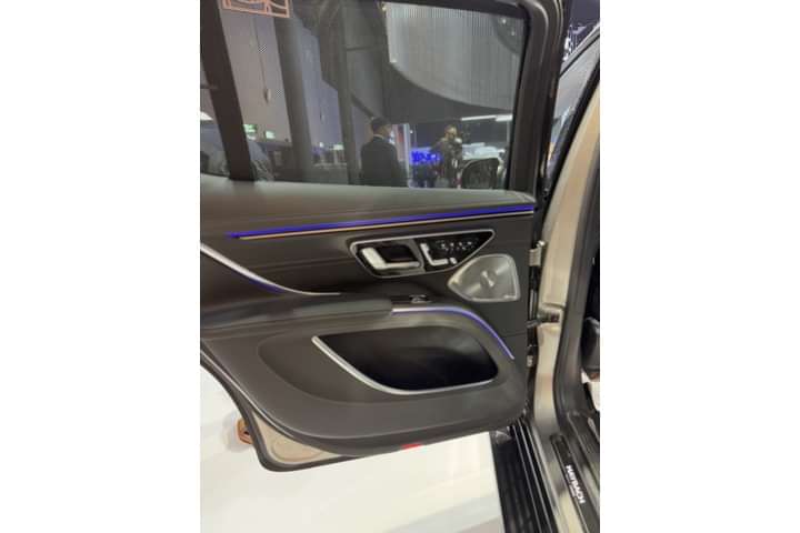 Mercedes-Benz Maybach EQS SUV EV Rear Door Pad Handle