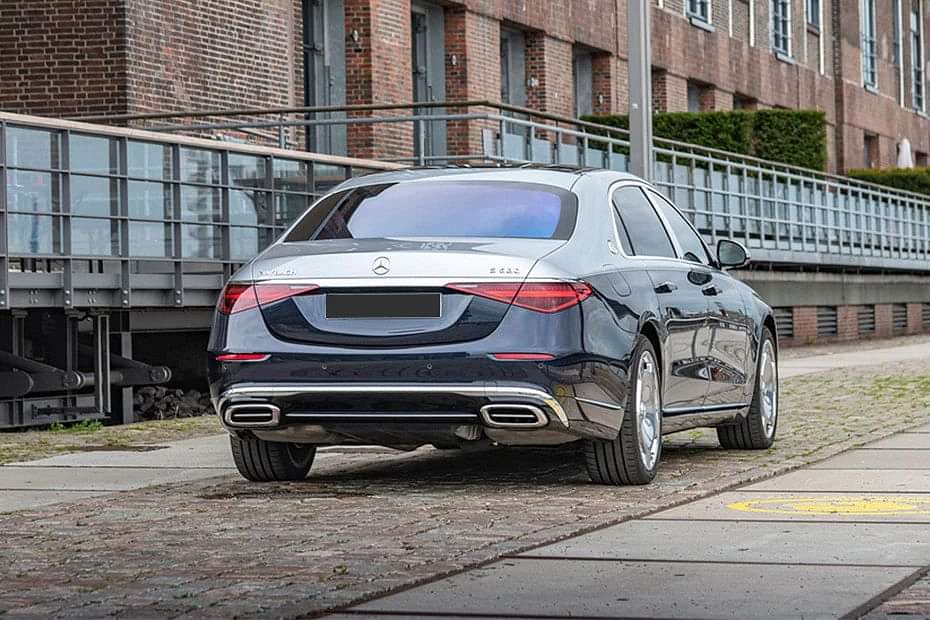 Mercedes-Benz Maybach S-Class Right Rear Three Quarter