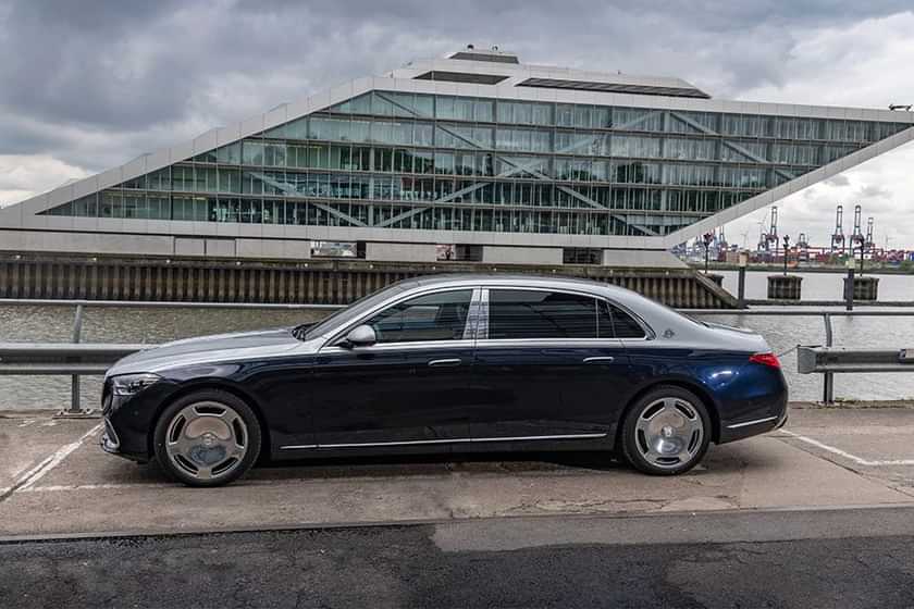 Mercedes-Benz Maybach S-Class Left Side View Mercedes-Benz Maybach S-Class Left Side View