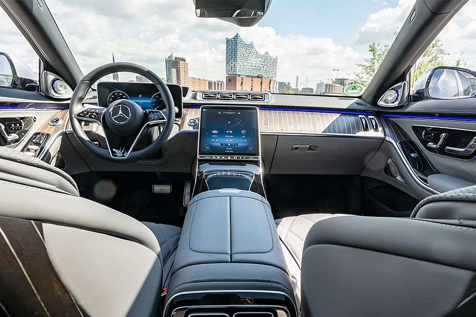 Mercedes-Benz Maybach S-Class Dashboard