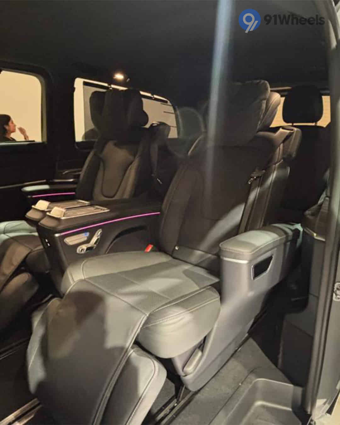 Rear Centre Arm Rest