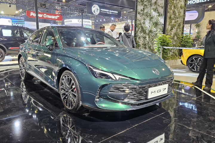 MG 7 Right Front Three Quarter