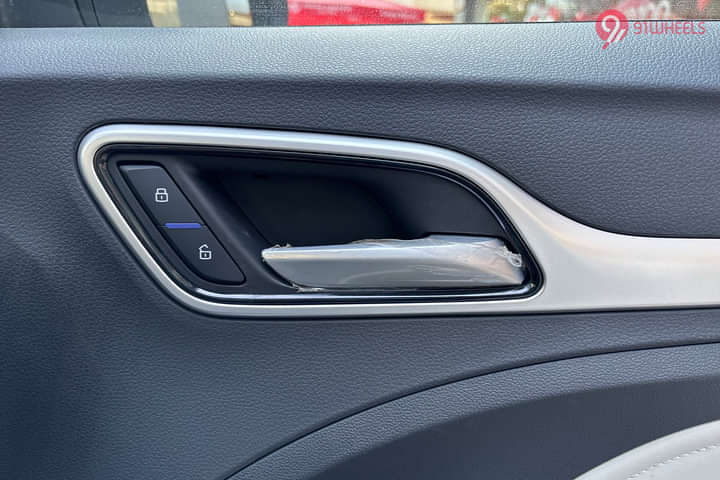 MG Astor Driver Side Door Pad Handle