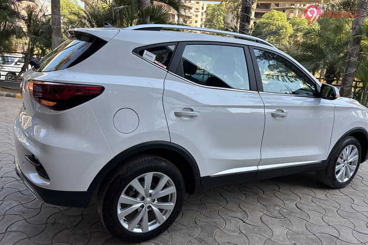 MG Astor Right Rear Three Quarter MG Astor Right Rear Three Quarter