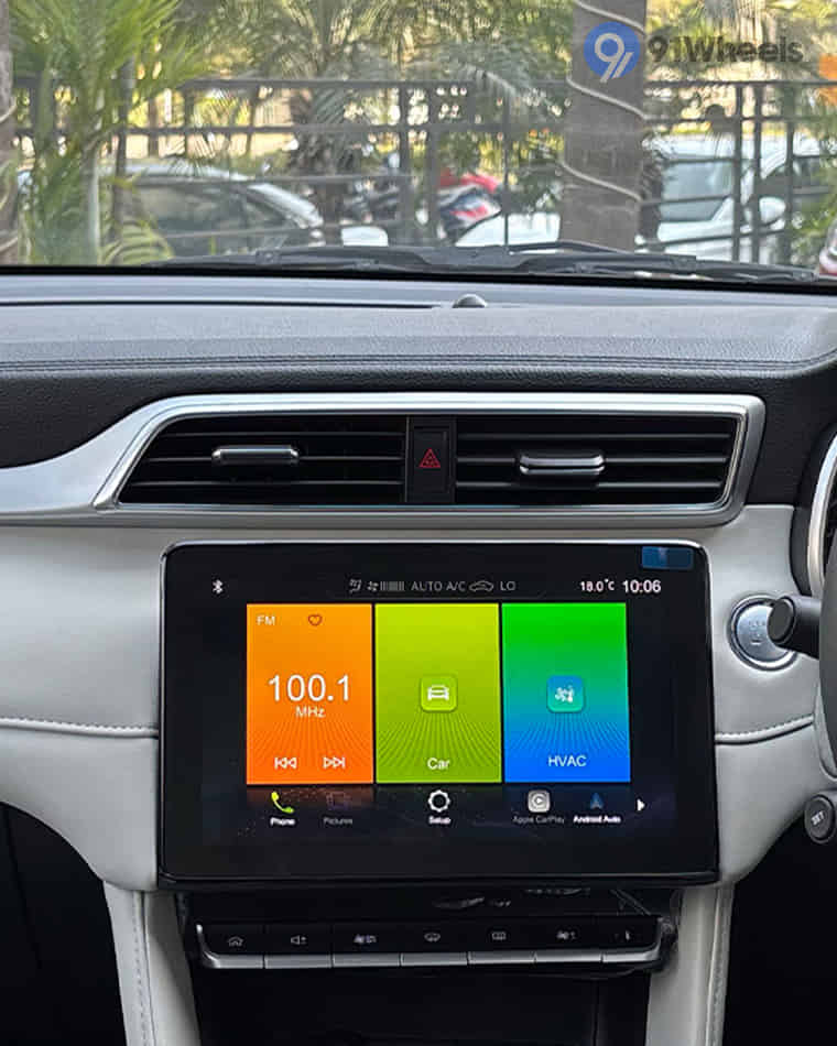Dashboard & Front Cabin - 1