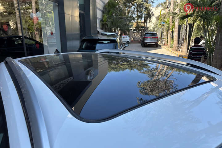 MG Astor Car Roof