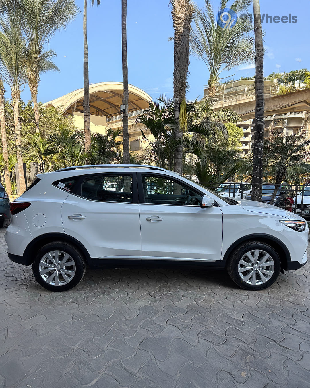 MG Astor Right Side View