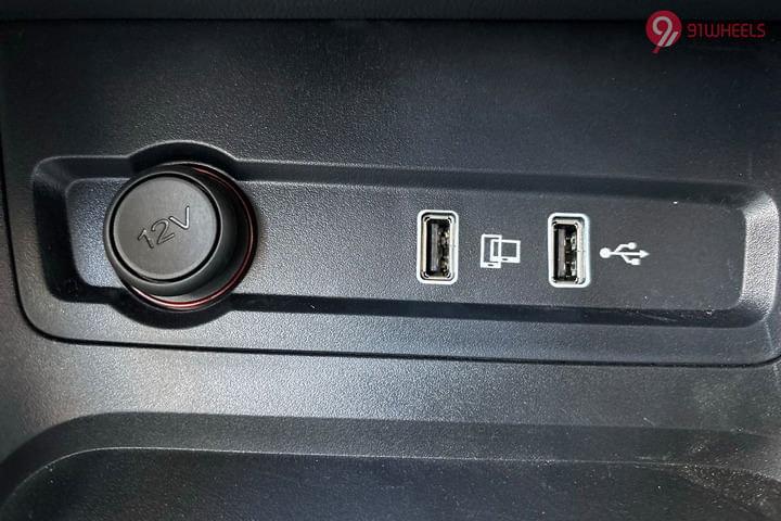 MG Astor USB Port/Power Socket/Wireless Charging