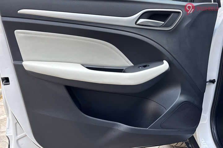 MG Astor Front Passenger Side Door Pad