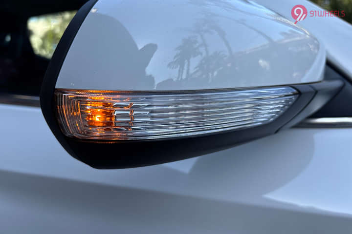 MG Astor ORVM Blinker