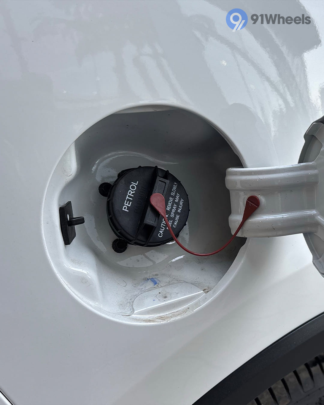 MG Astor Open Fuel Lid