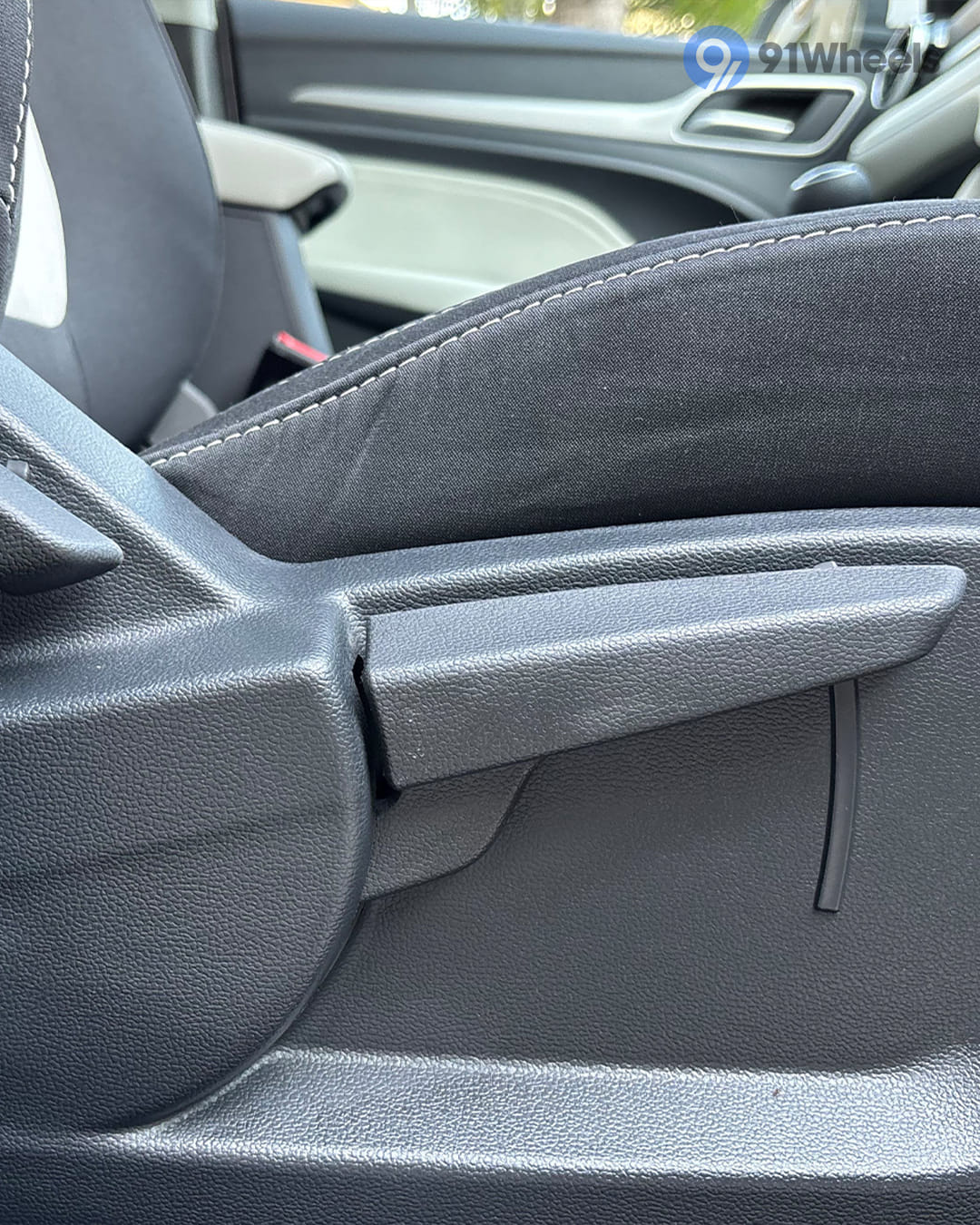 MG Astor Seat Adjustment for Driver