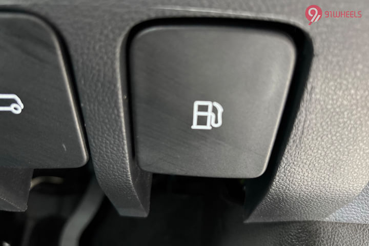 MG Astor Boot Release Lever/Fuel Lid Release Lever