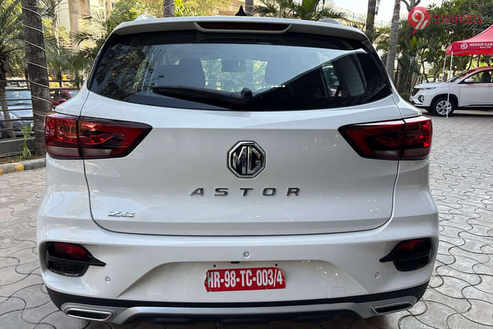 MG Astor Rear View