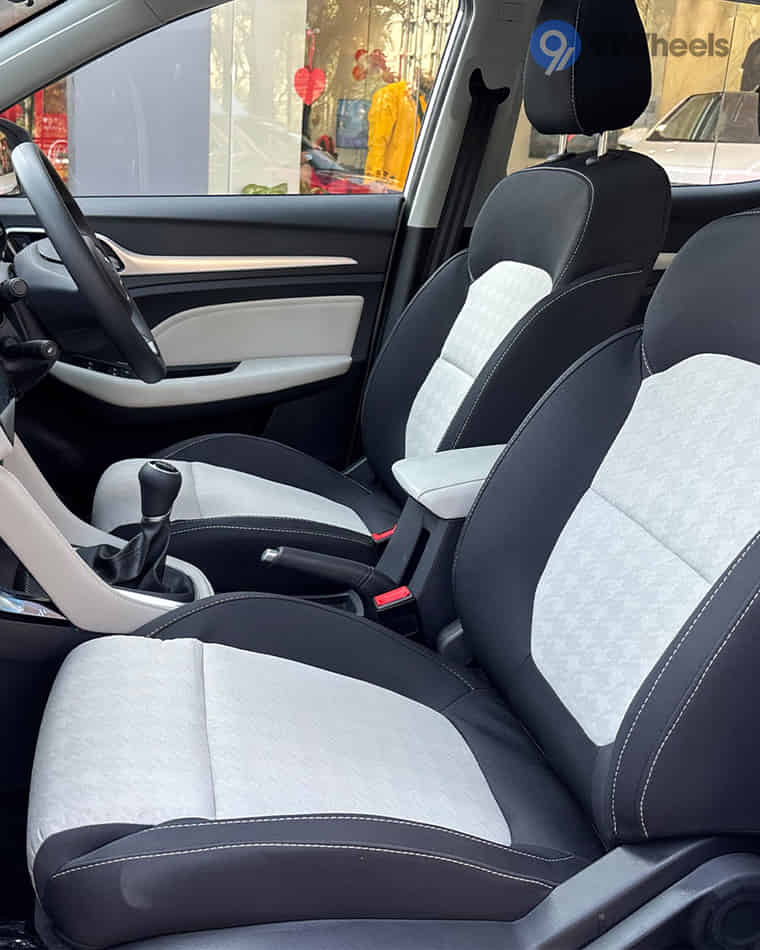 Seats & Cabin Comfort - 3