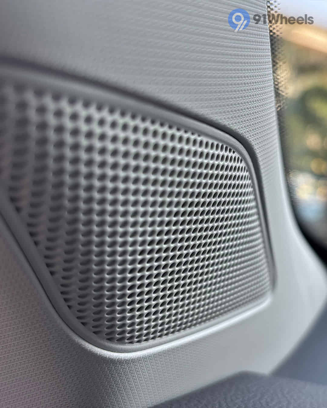 Rear Speakers