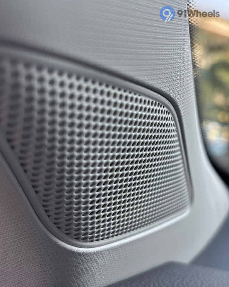 Infotainment & Charging - 1