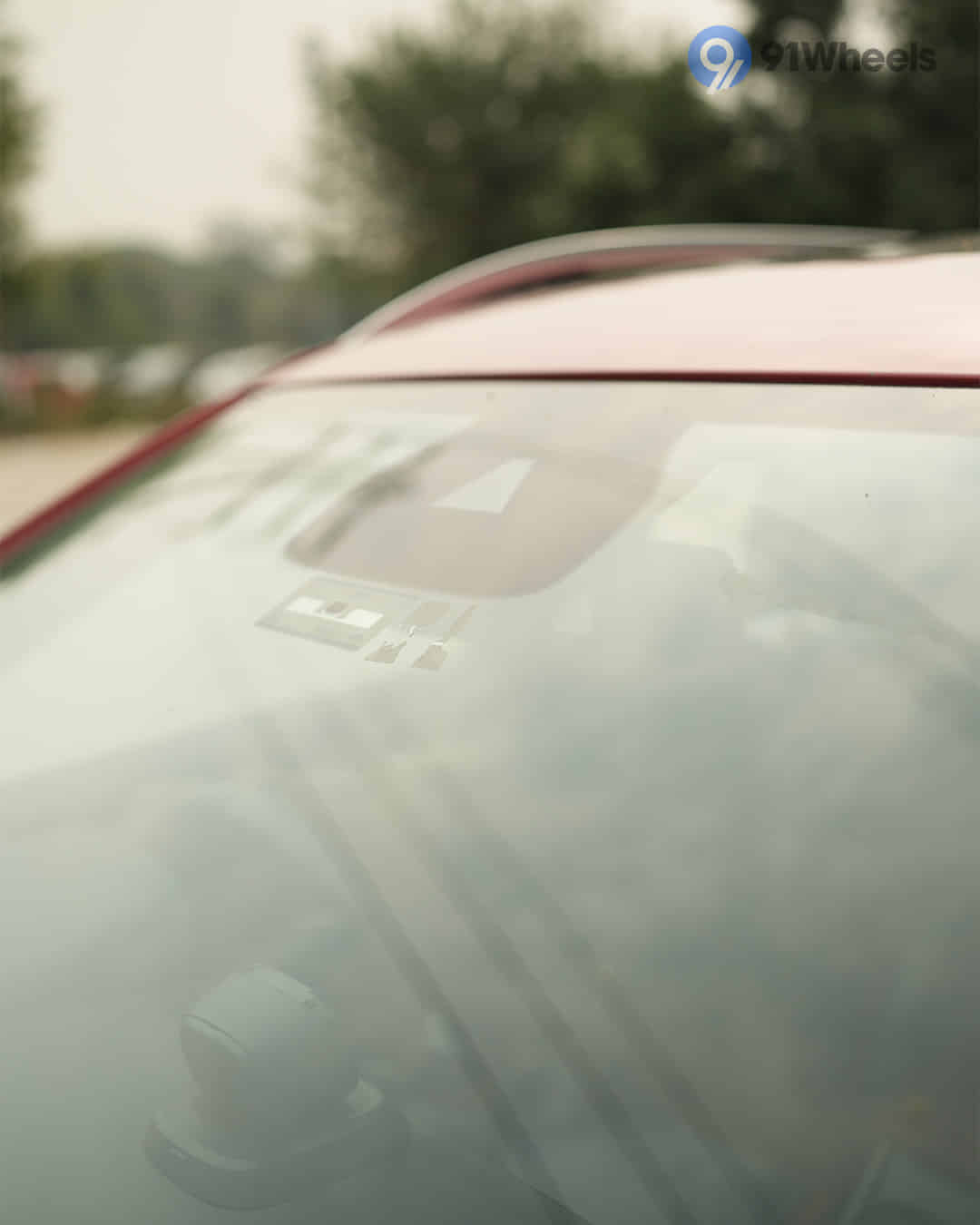 Front Windshield / Windscreen