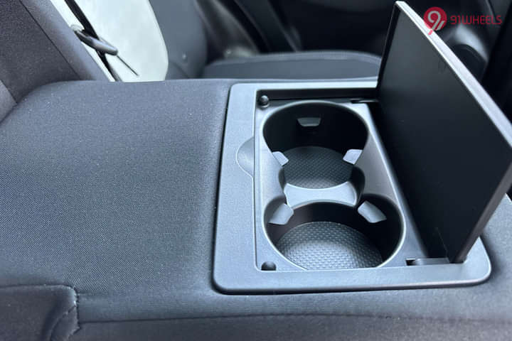 MG Astor Rear Cup Holders