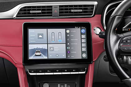 MG Astor Savvy Pro 220 Turbo 6 AT Infotainment System