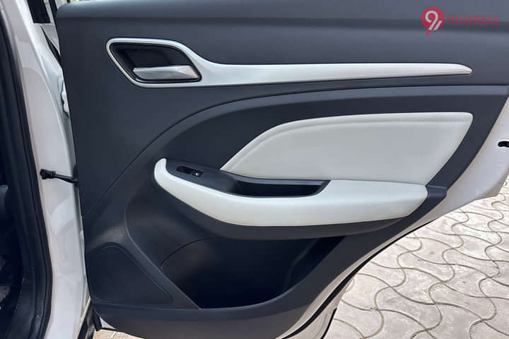 MG Astor Rear Door Pad Handle