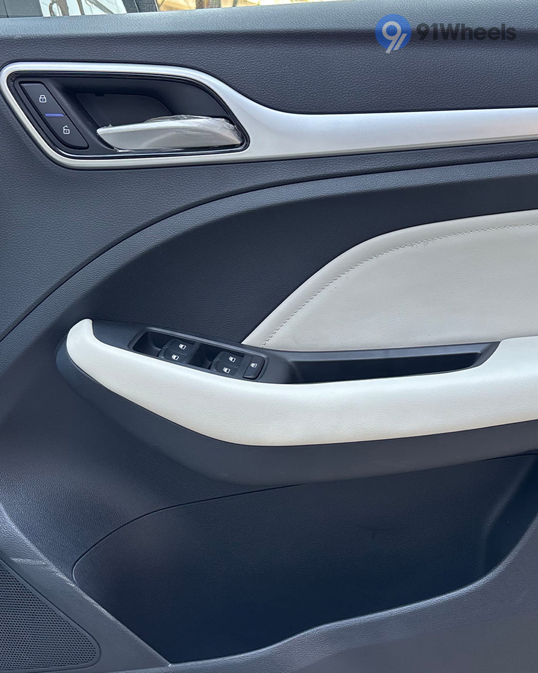 MG Astor Driver Side Door Pad