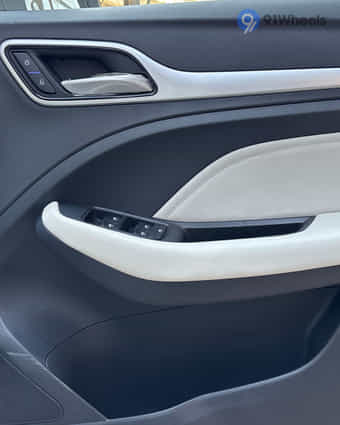 MG Astor Driver Side Door Pad MG Astor Driver Side Door Pad